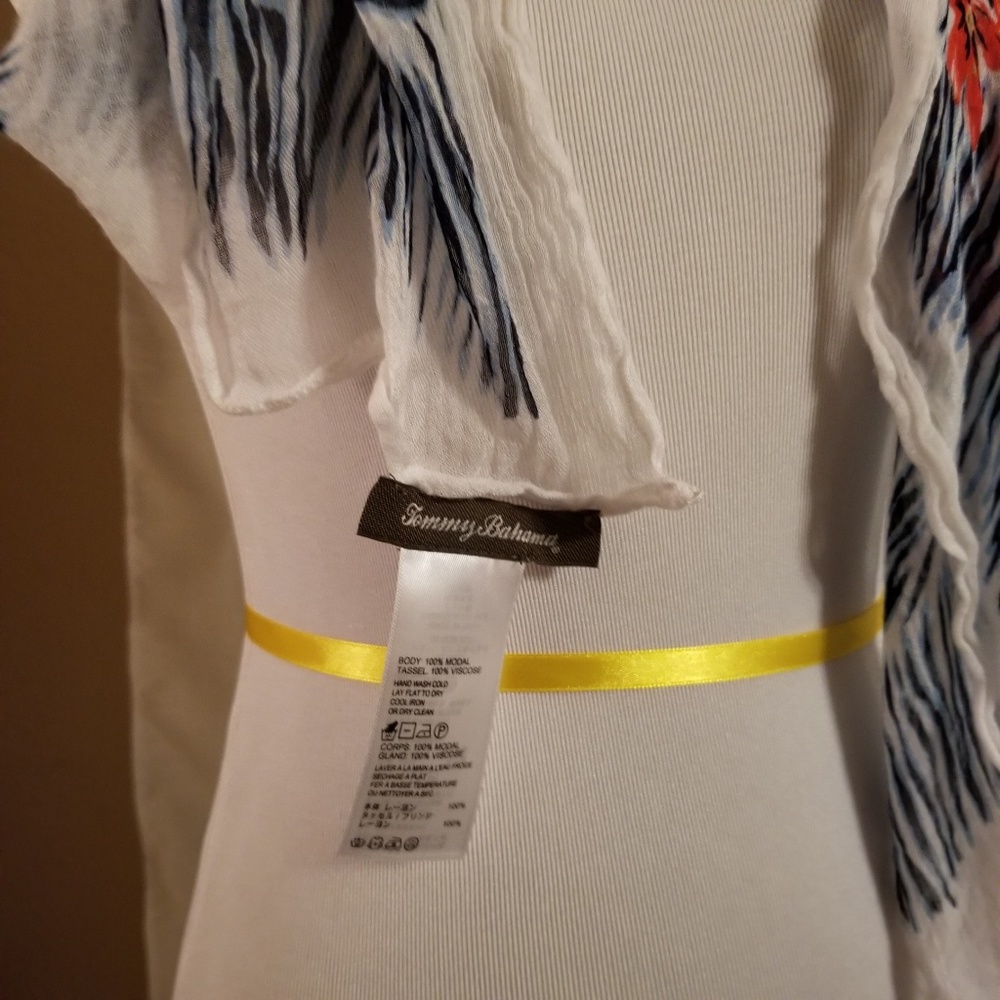 Tommy Bahama Scarf - Picture 3 of 4
